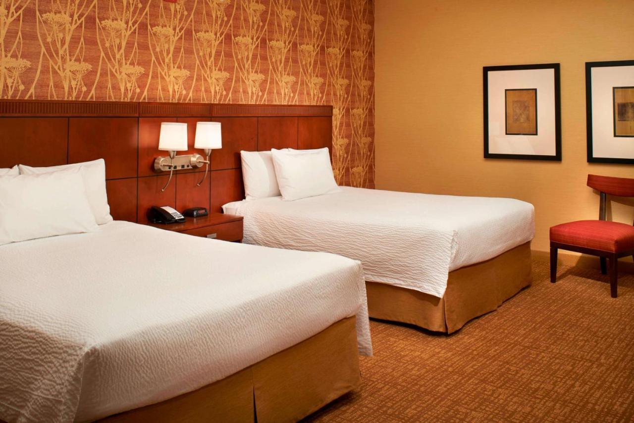Sonesta Select Detroit Hotel