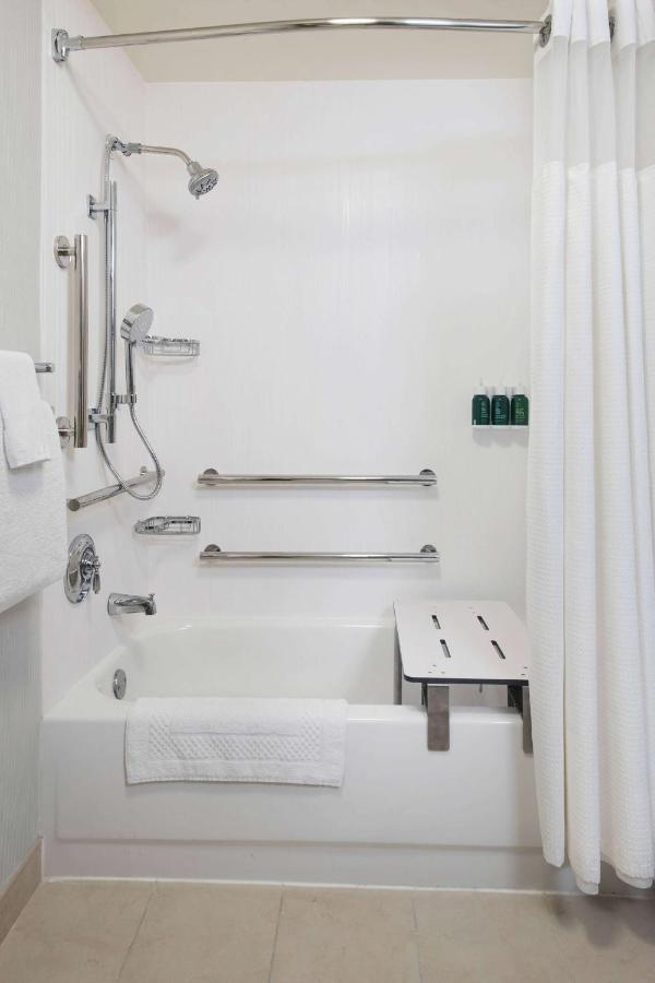 Sonesta Select Detroit Hotel 3*