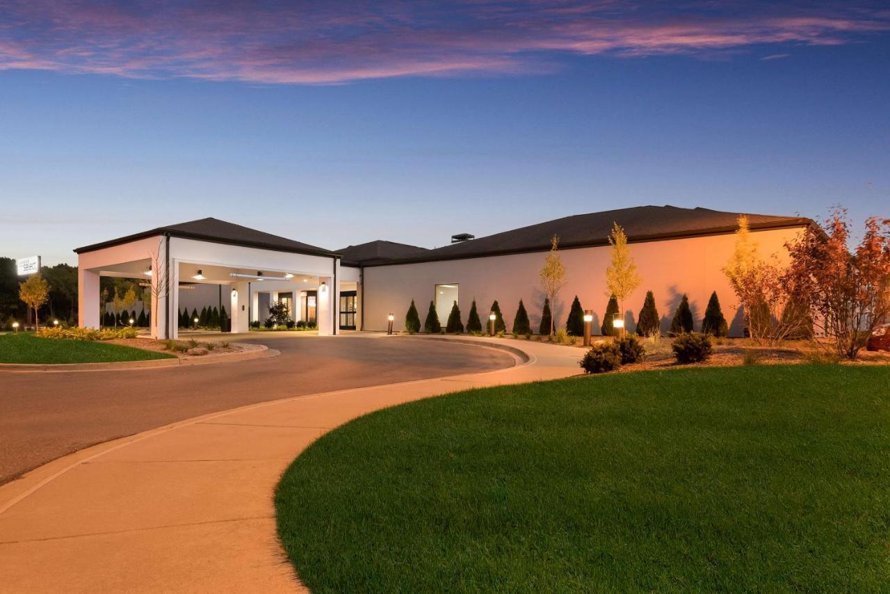 Sonesta Select Detroit